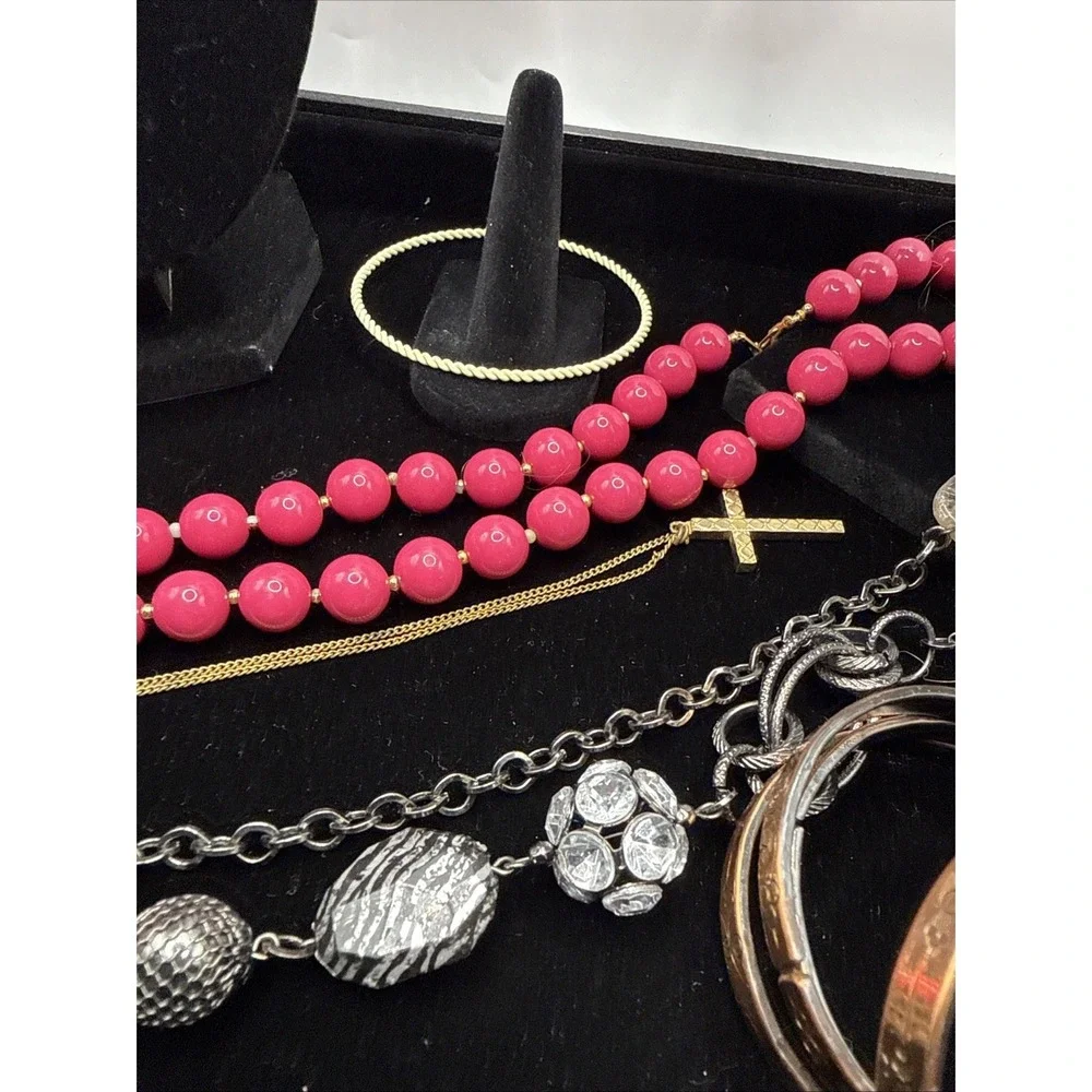 Vintage Lot of 15 Necklaces, Bracelets, Earrings And/or Brooches‎ See Pics